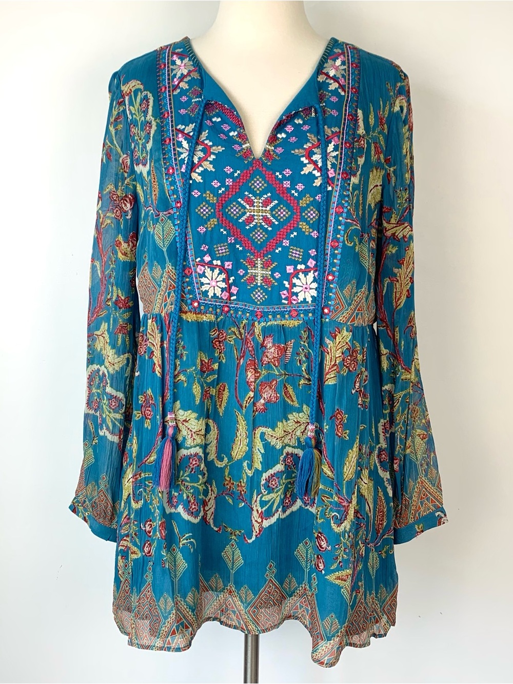SALE Soft Surroundings Mirapani Embroidered Floral Long Sleeve Tunic Blouse M